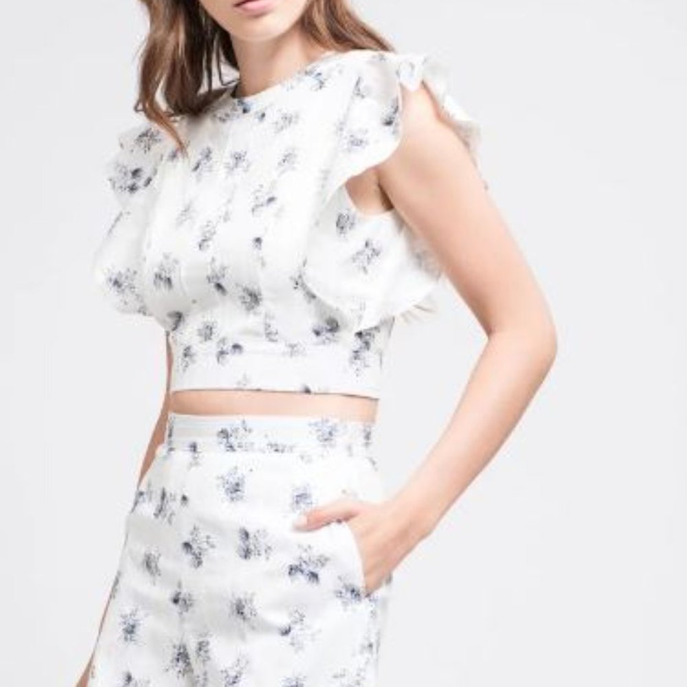 JOA Crop Top